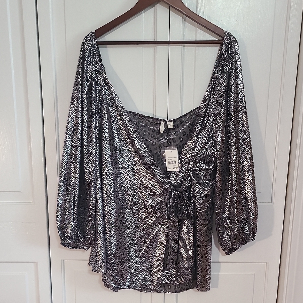 NWT Womens Cato Plus Sheer Silver Black Leopard Cheetah Print Wrap Top 22/24W